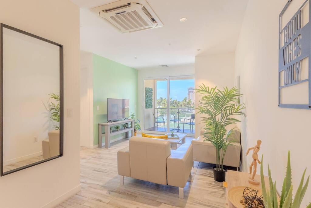 Luxury Ocean Views Condo In Palm Beach ภายนอก รูปภาพ